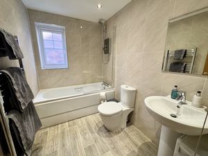 Family Bathroom- click for photo gallery